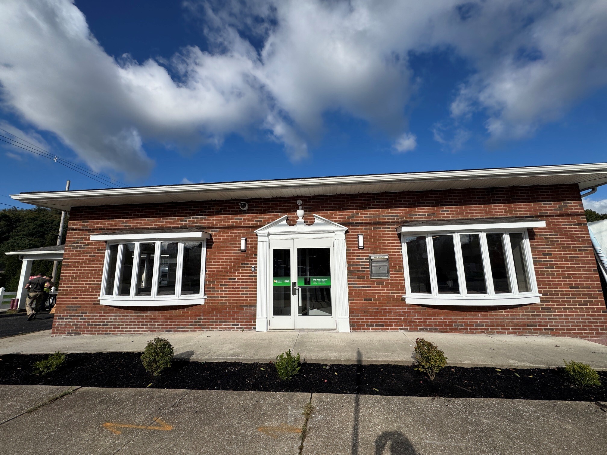 Somerset Trust New Florence branch viewed from the front