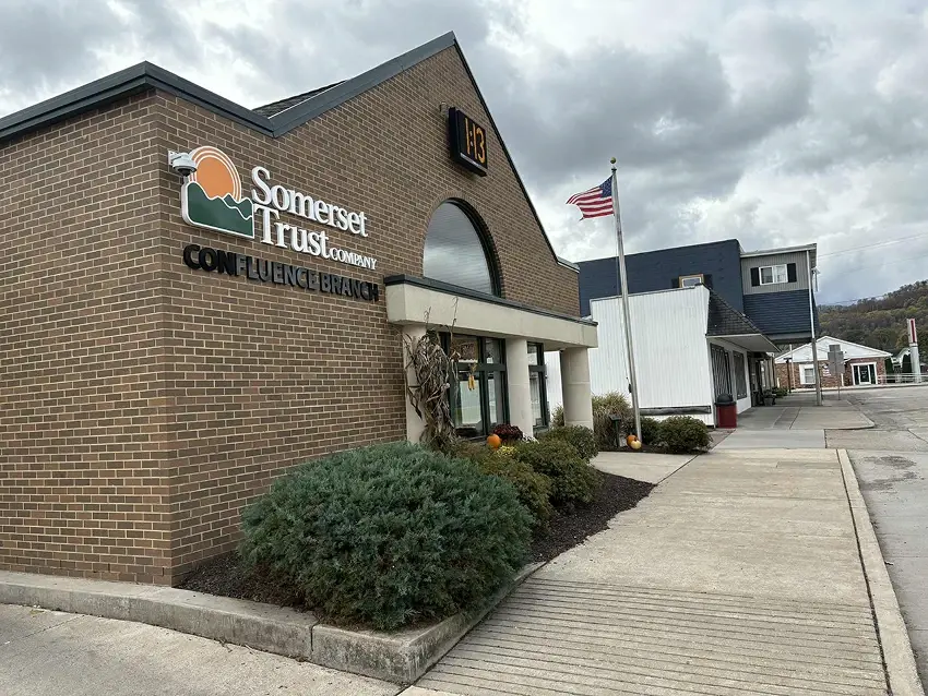 Somerset Confluence Branch viewed from the street