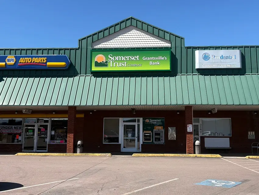 Somerset Trust Grantsville branch viewed from the parking spots across from the branch