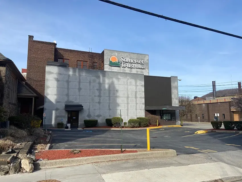Somerset Trust Johnstown branch viewed from the street
