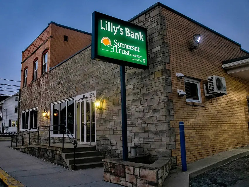 Somerset Trust Lilly Branch viewed from the street at dusk