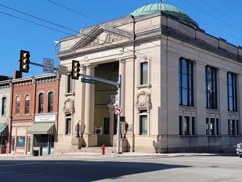 Somerset's Trust and Investments buildling viewed from across the street